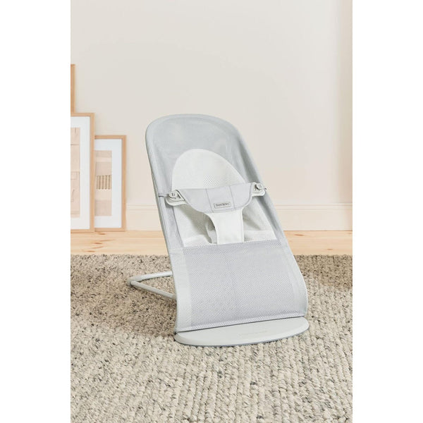 BabyBjörn Babywippe Balance Soft, Netzstoff, Silber/Weiß