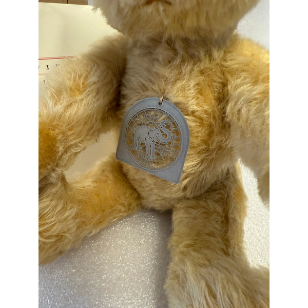 Steiff Teddybär mit Elefantenschablone