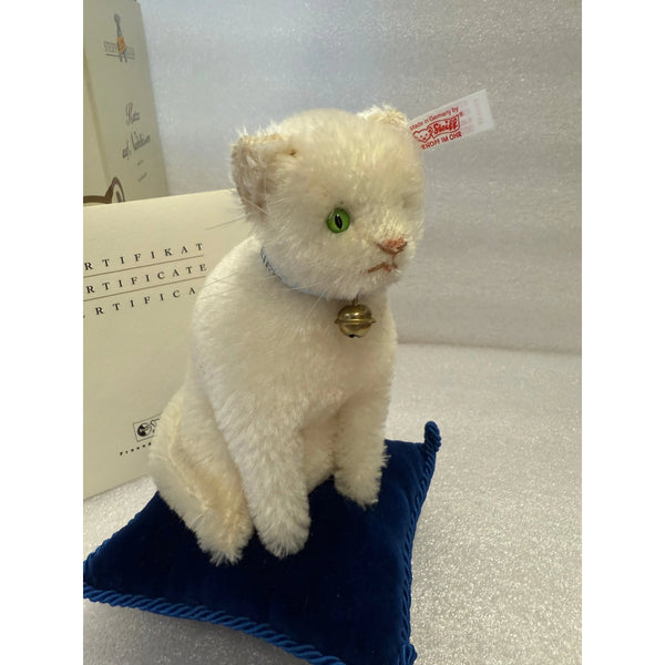 Steiff Katze auf Nadelkissen