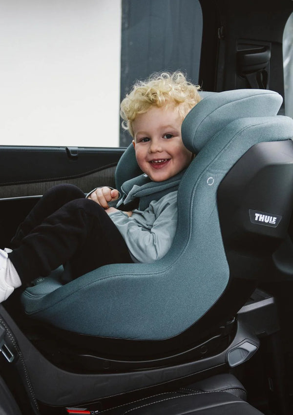 Thule Elm i-Size Kindersitz Darkest Slate