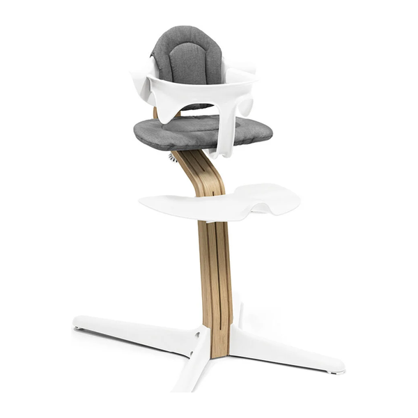 Stokke® Nomi® Stuhl Oak / White + Babyset gratis