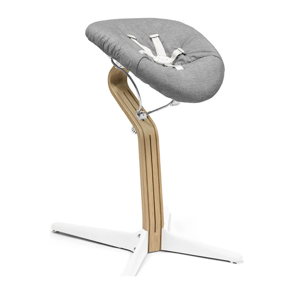 Stokke® Nomi® Stuhl Oak / White + Babyset gratis