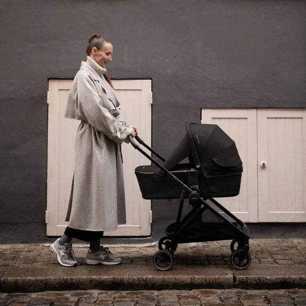 Nuna Swivv Granite + Babywanne Lytl