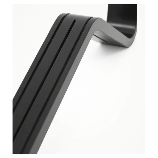 Stokke® Nomi® Stuhl Black/ Black + Babyset gratis