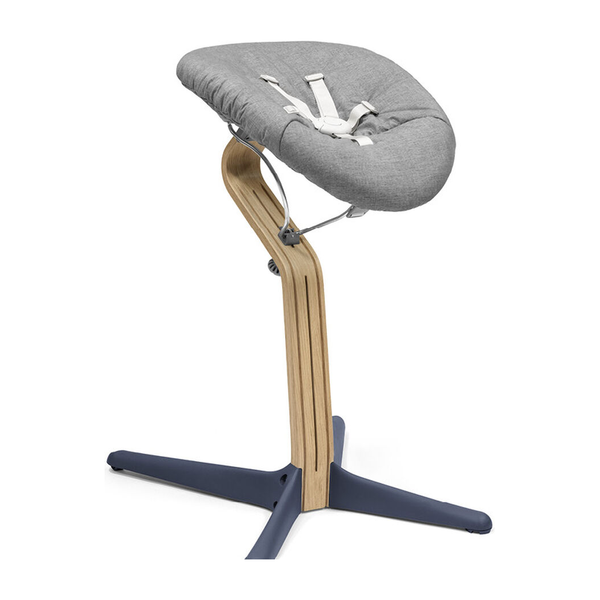 Stokke® Nomi® Stuhl Oak / Navy + Babyset gratis