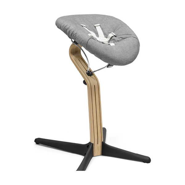 Stokke® Nomi® Stuhl Oak / Black + Babyset gratis