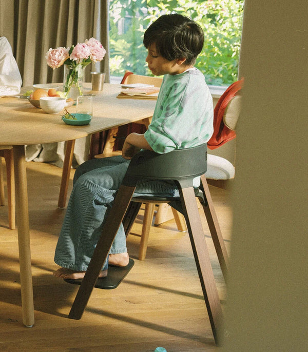 Stokke Steps Black / Warm Brown