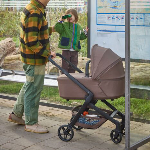 Joolz Aer² Hazel Brown mit Babywanne