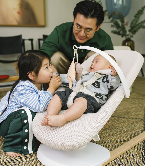 Stokke® Yoga™ Babywippe & Babyschaukel