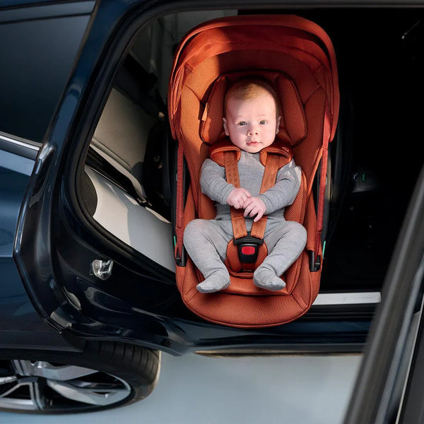 Maxi Cosi Coral Slide Pro i-Size Babyschale Moon Graphite + Family Fix Slide Tech Pro